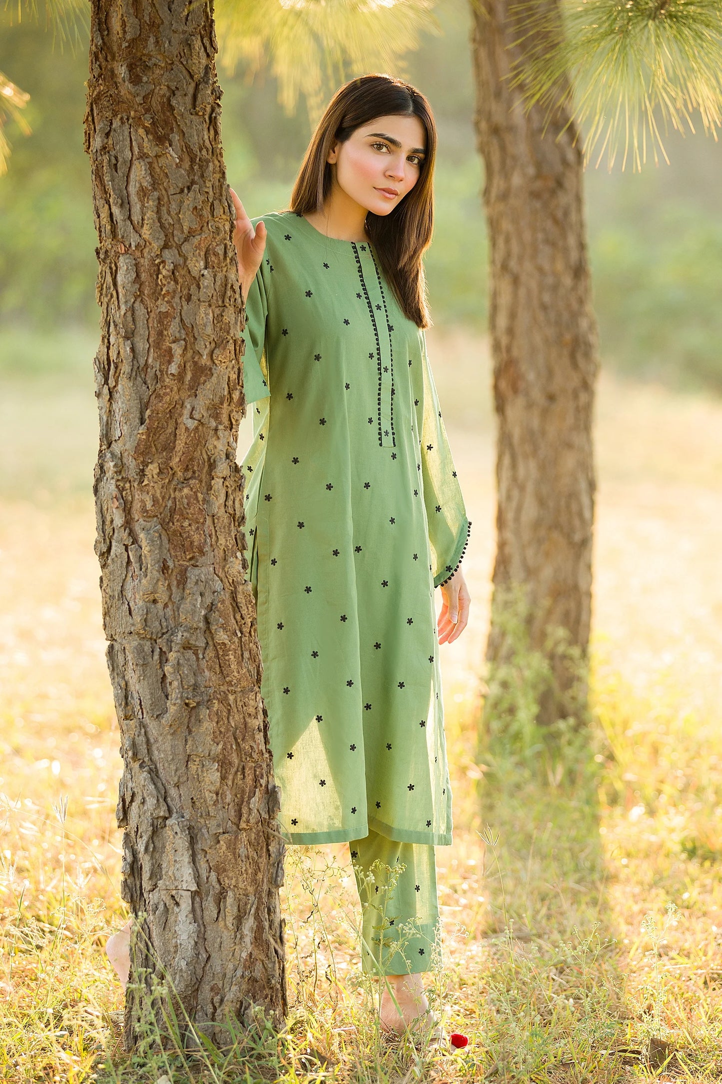 Nilofer- Green Embroidered Lawn 1 Piece - Shirt Only Mak Fashion