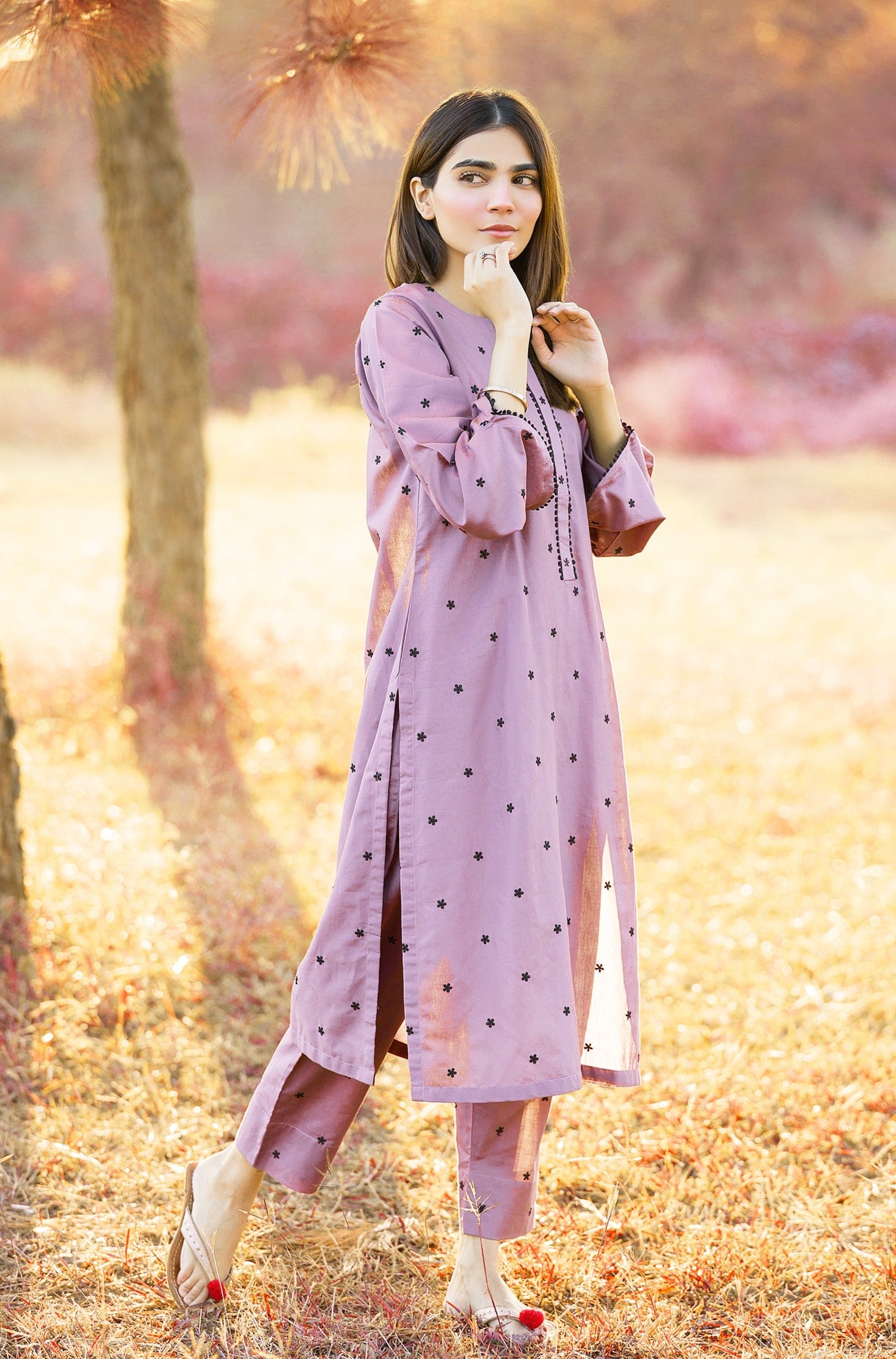 ROSANIA- Sweet Pink Embroidered Lawn 2 Piece Mak Fashion