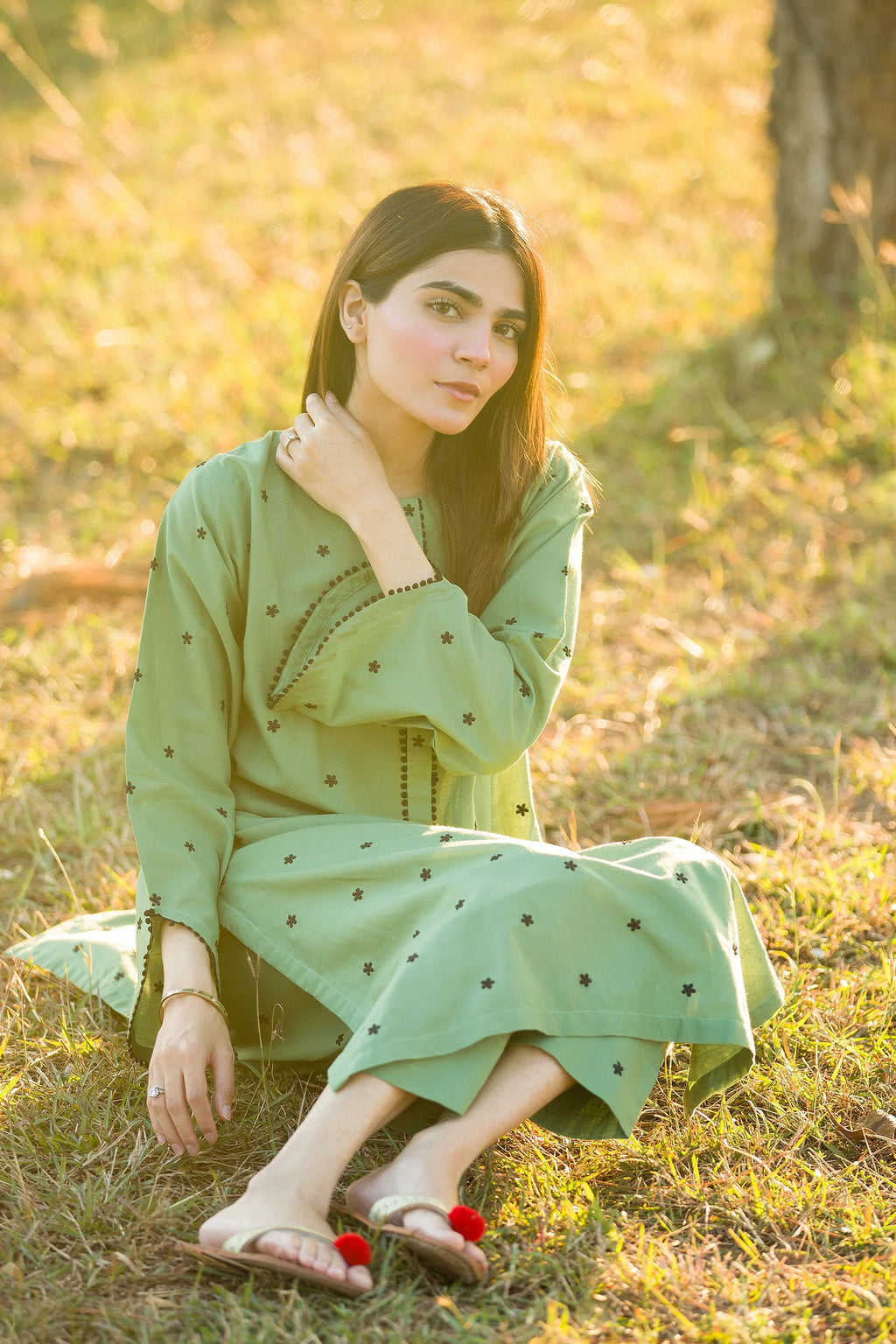 Nilofer- Green Embroidered Lawn 1 Piece - Shirt Only Mak Fashion