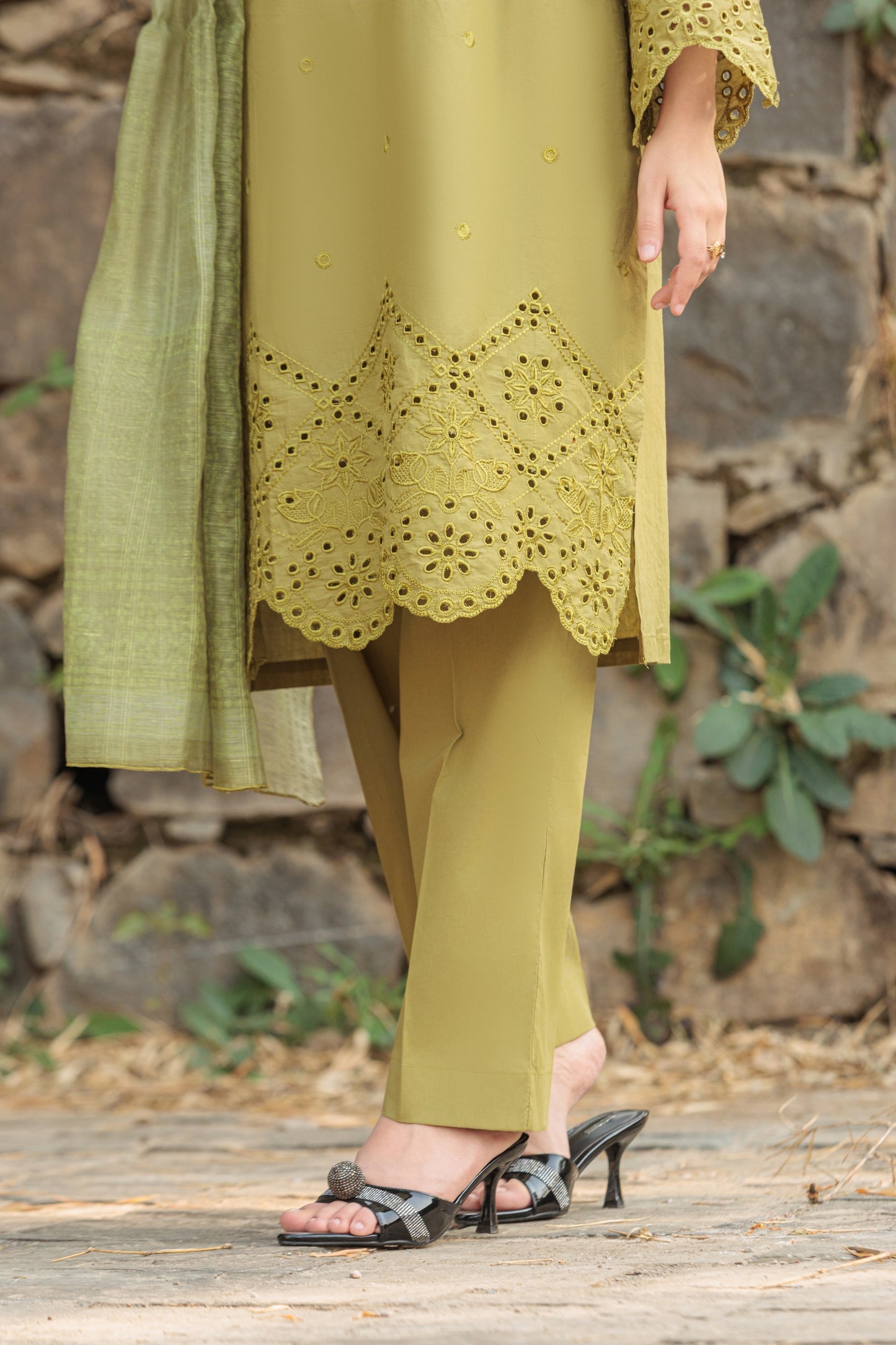 ORYA Embroidered 3-PC Lawn Dress