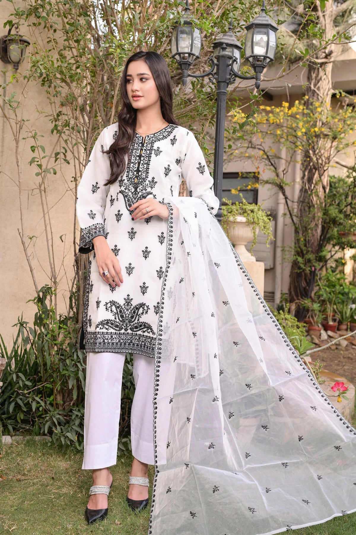 Raunak - Pearl White Embroidered Organza 3 Pec Exclusive Formal Mak Fashion 